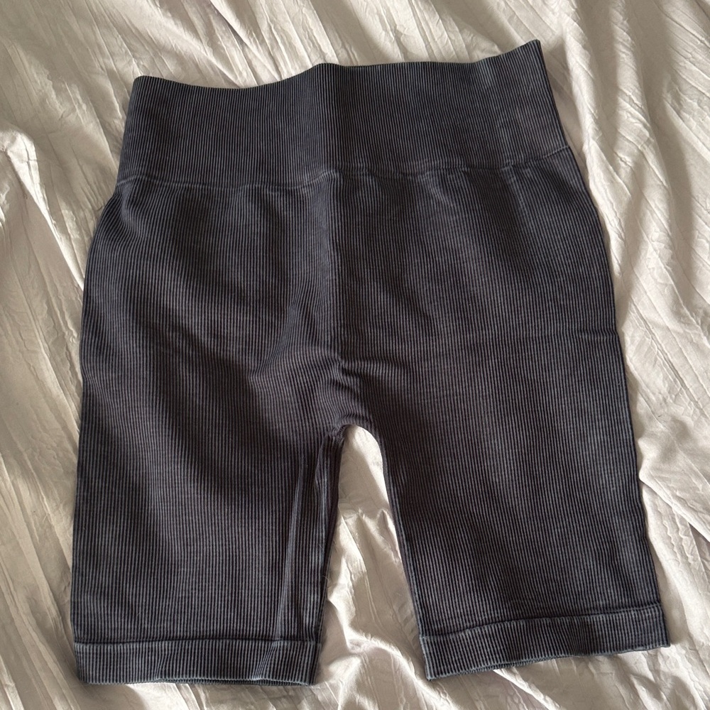 Nikibiki Ribbed High-Waist Shorts - Dark Gray